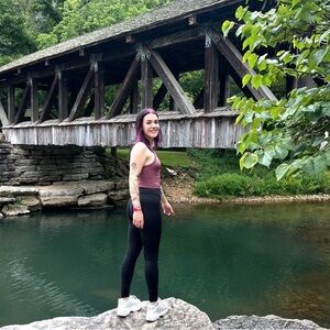 Meet your Posher, Chey